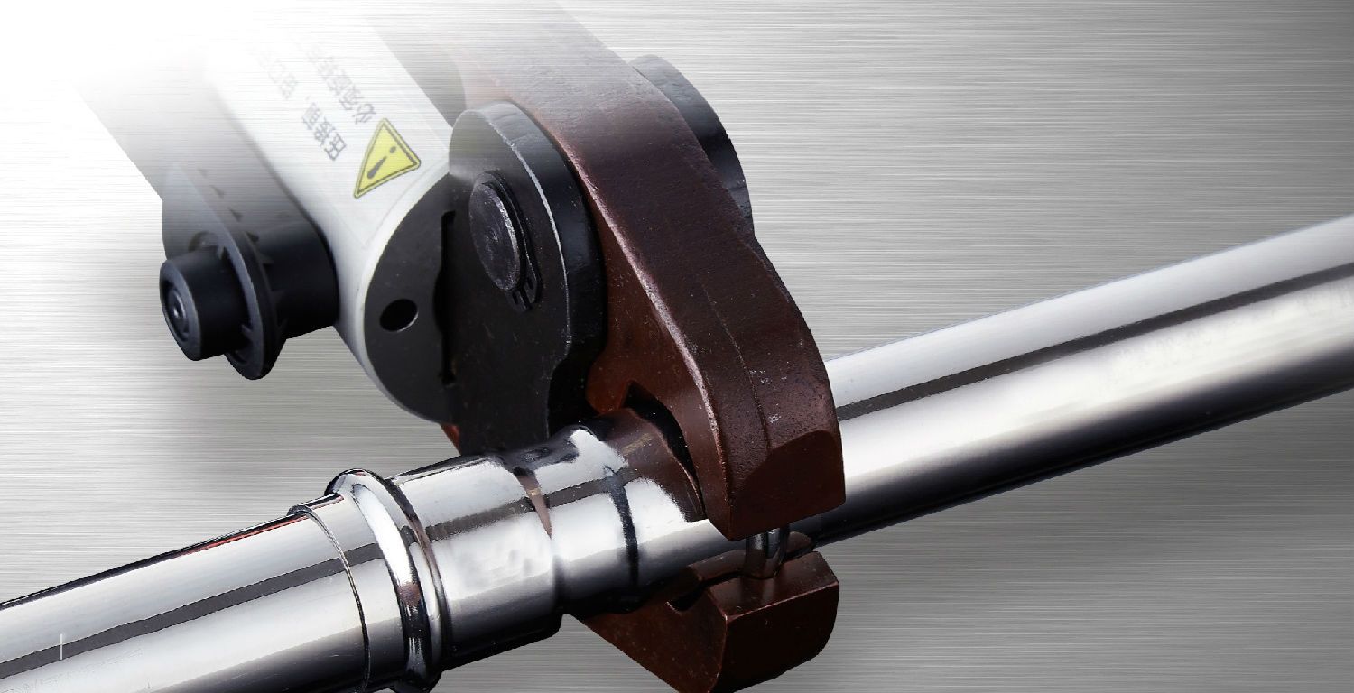 双卡压管件压接操作.jpg 卡压式管件压接示意图.jpg